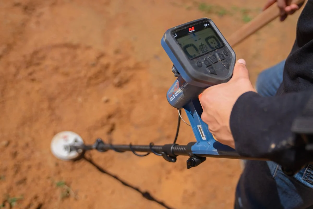 Minelab Gold Monster 2000 Gold Metal Detector - Image 11