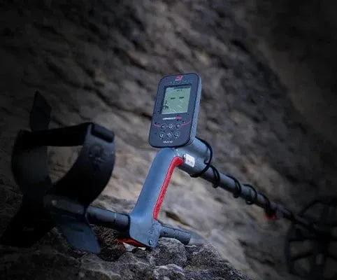 Minelab Vanquish 360 Metal Detector - Image 3