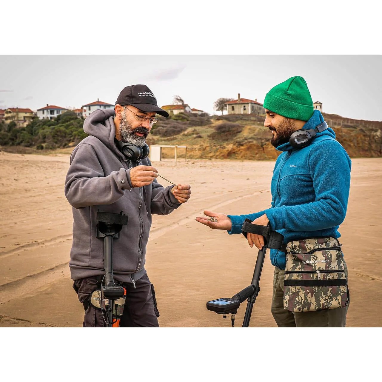 Nokta The Legend Pro-Pack Metal Detector with LG30 Coil - Image 7